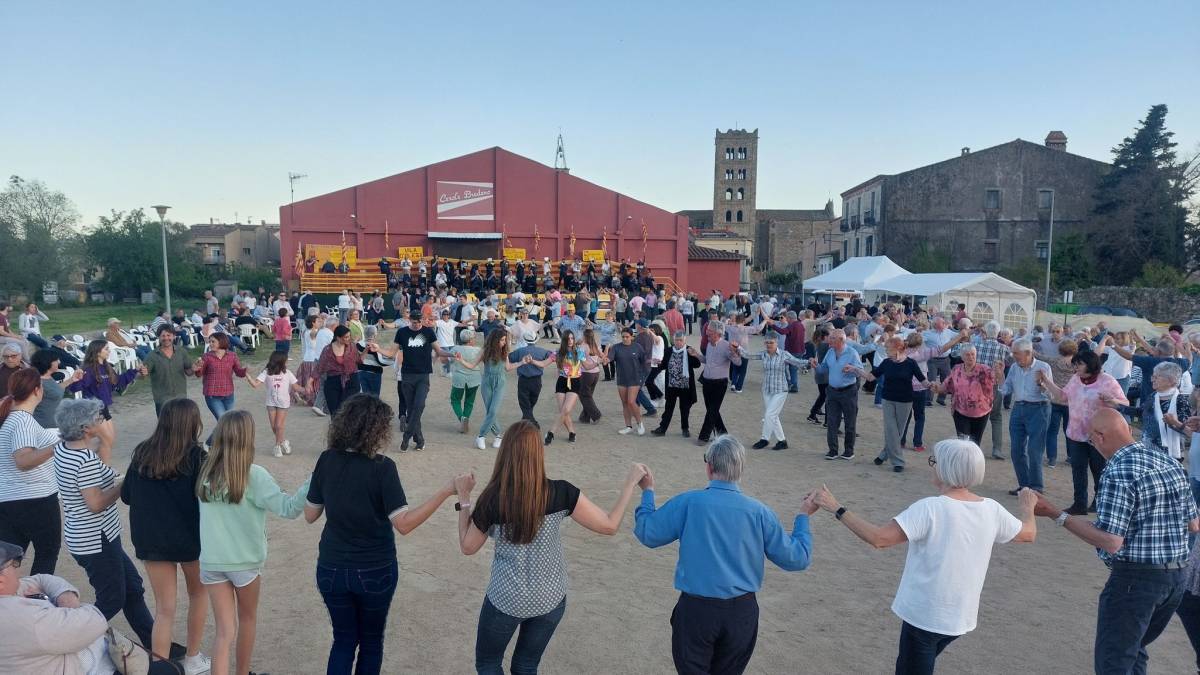 «Ens uneix i és símbol de la nostra identitat»: Breda celebra el 49é Aplec de la Sardana