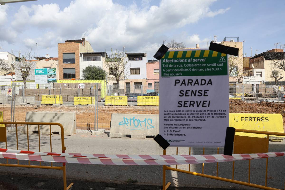  Afectacions a l’L80 per les obres a la ronda Collsalarca: “Fa anys que volem canvis en la parada d’autobús”