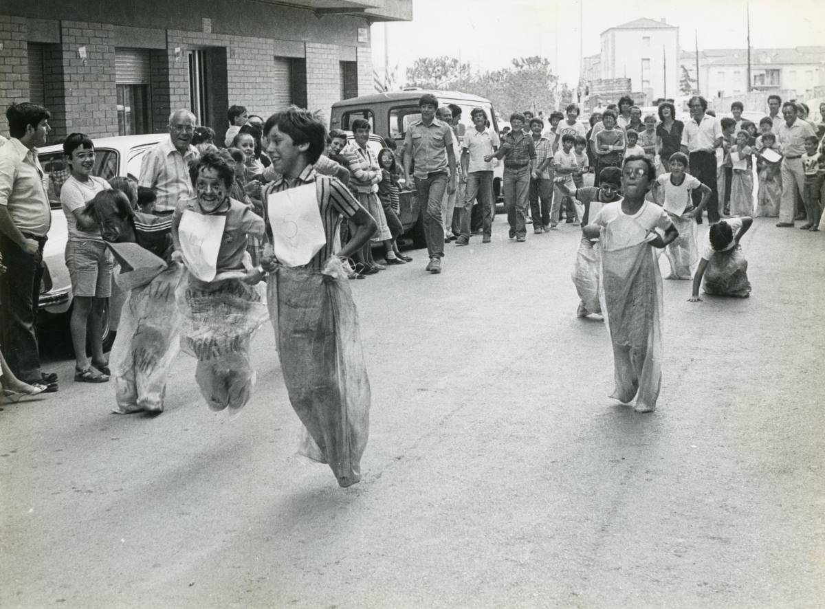 Expectació en una cursa de sacs