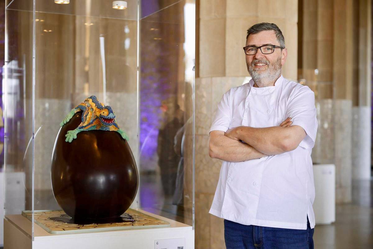 Un terrassenc homenatja Gaudí amb un ou de Pasqua