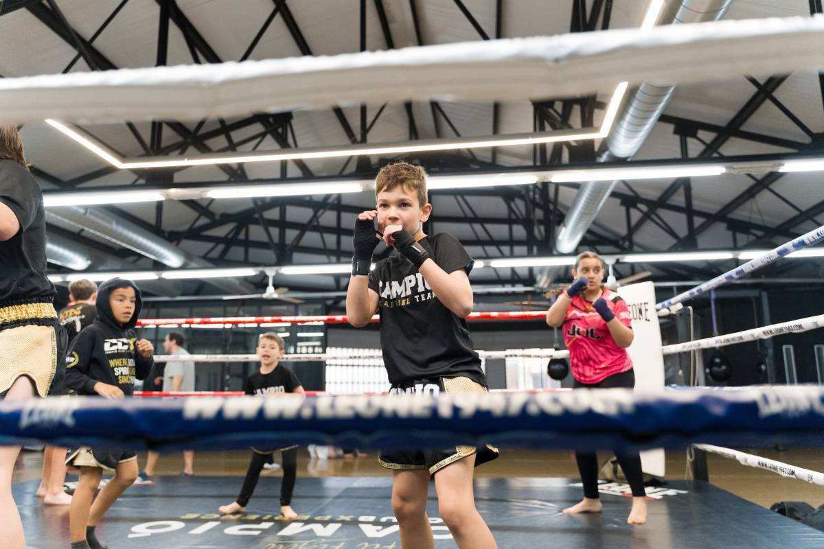 Kickboxing, jujitsu o karate infantil: les noves eines per a combatre l'assetjament escolar