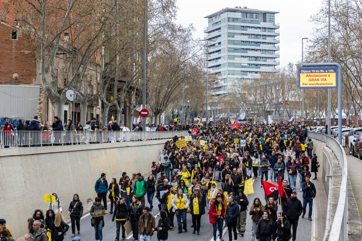 Manifestació del món educatiu a Sabadell