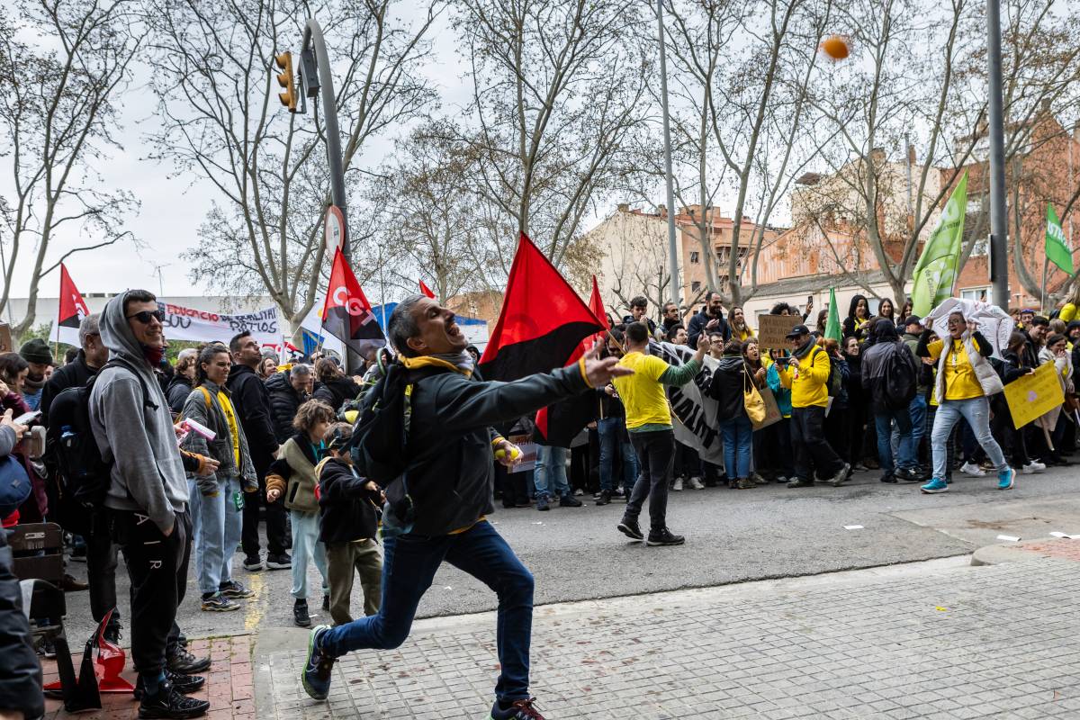 Manifestació del món educatiu a Sabadell