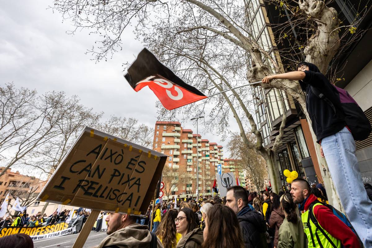 Manifestació del món educatiu a Sabadell