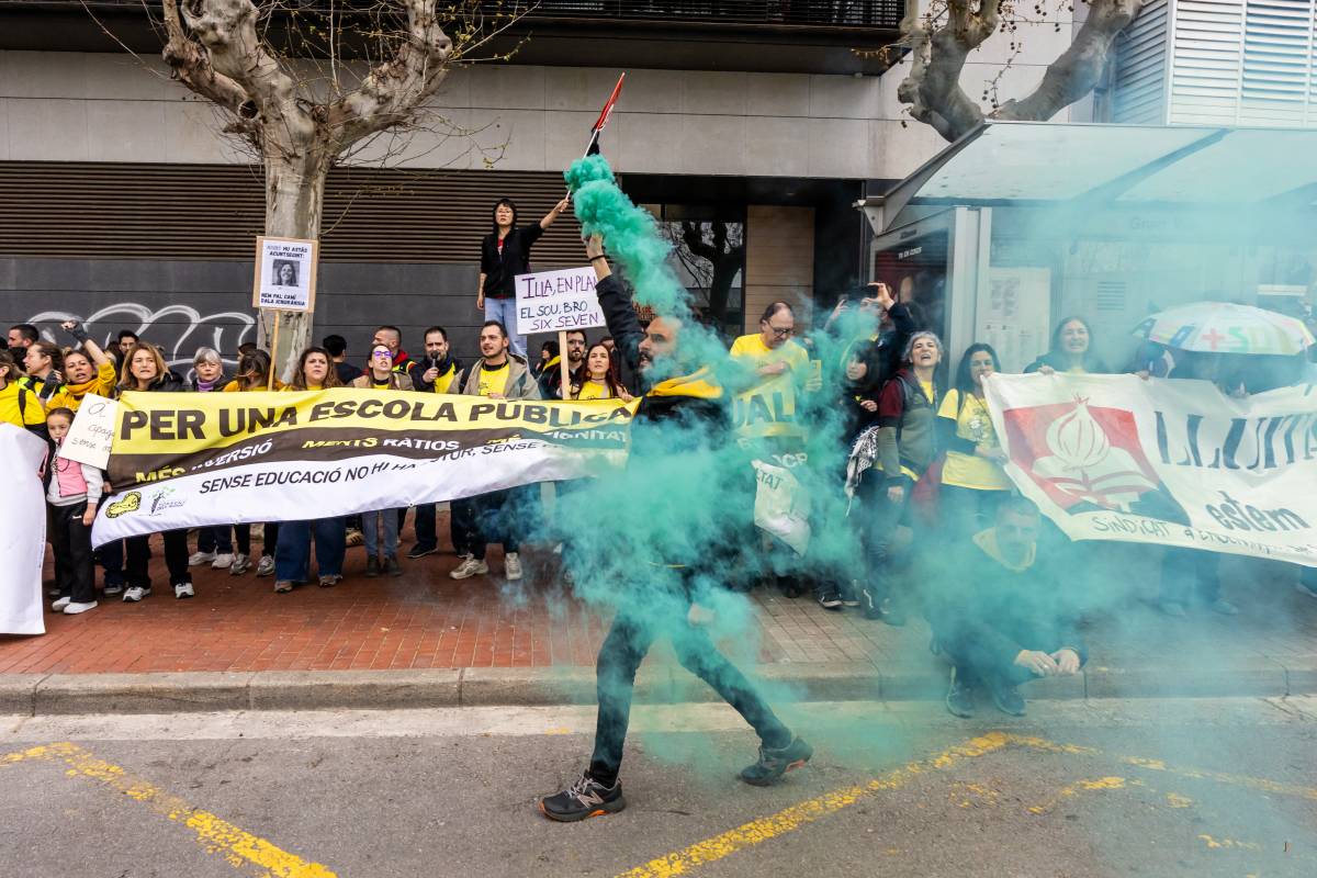 Manifestació del món educatiu a Sabadell