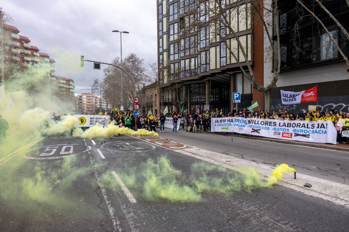 Manifestació del món educatiu a Sabadell