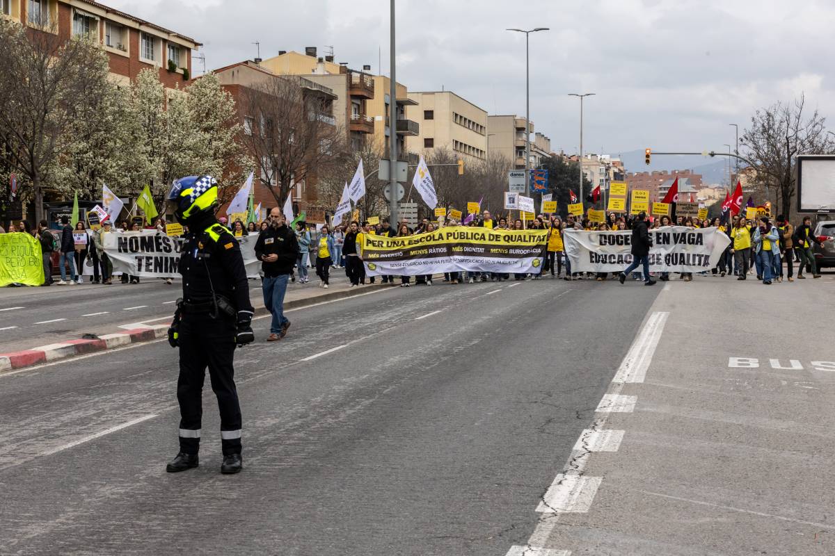 Manifestació del món educatiu a Sabadell