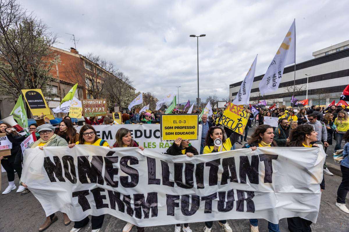 Manifestació del món educatiu a Sabadell