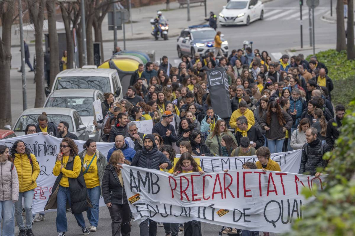 La vaga de docents omple Terrassa: “No acabarem el curs amb normalitat”