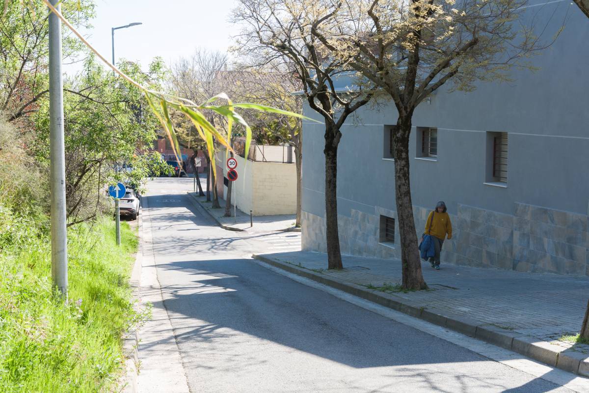 Veïns de la Serra d'en Camaró alerten: "Tenim carrers sense voreres"
