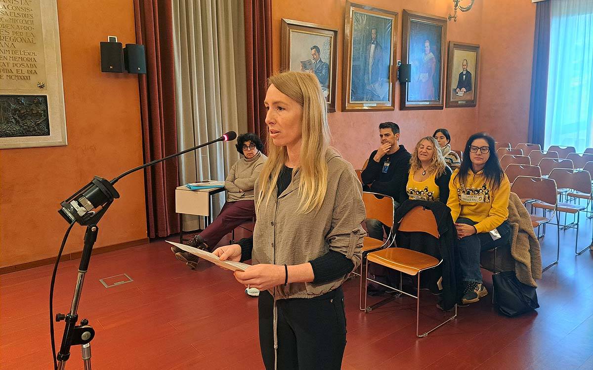 El ple de Manresa aprova una moció de la USTEC de suport a la vaga educativa