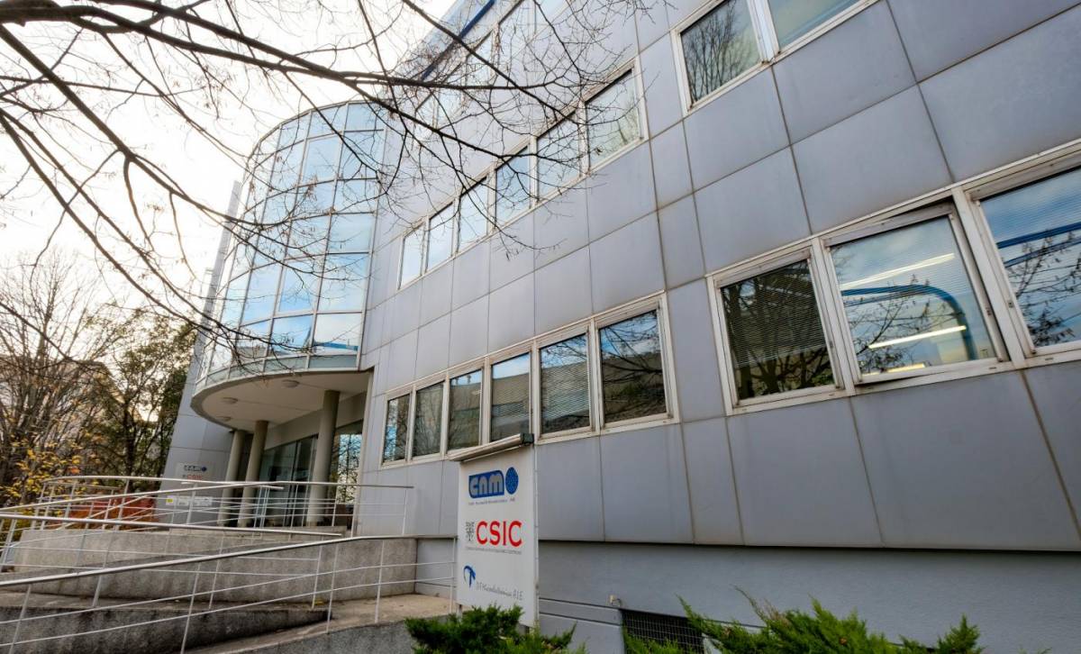 200 desallotjats a l'Institut de Microelectrònica de la UAB per una reacció tòxica