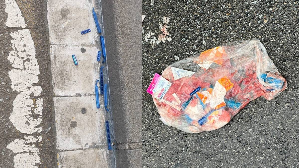 Preocupació en una escola del Centre per l'aparició recurrent de productes d'higiene menstrual utilitzats i fulles d'afaitar