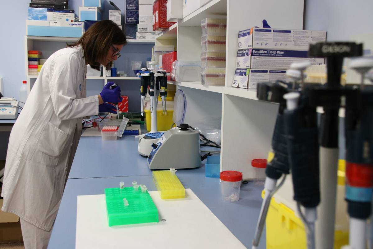 Detecten tres casos d’una malaltia genètica transmesa per un mateix donant de semen a Catalunya