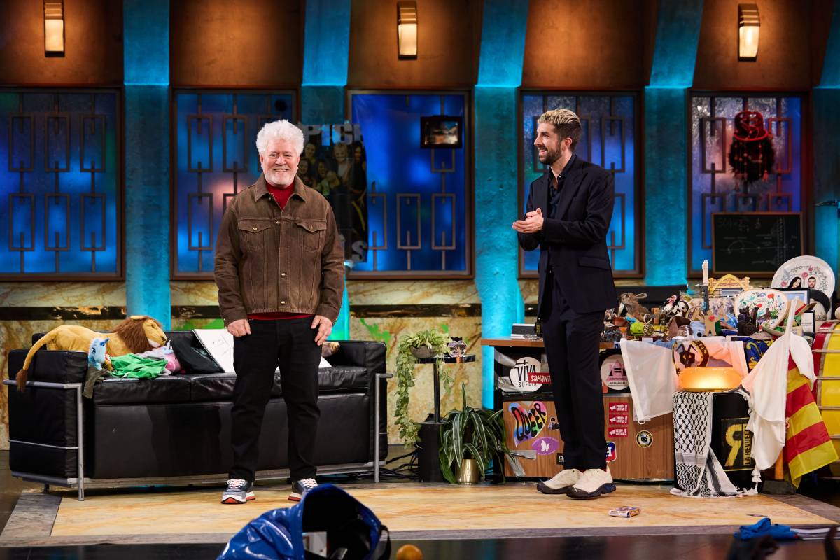 Pedro Almodóvar i David Broncano, a La Revuelta