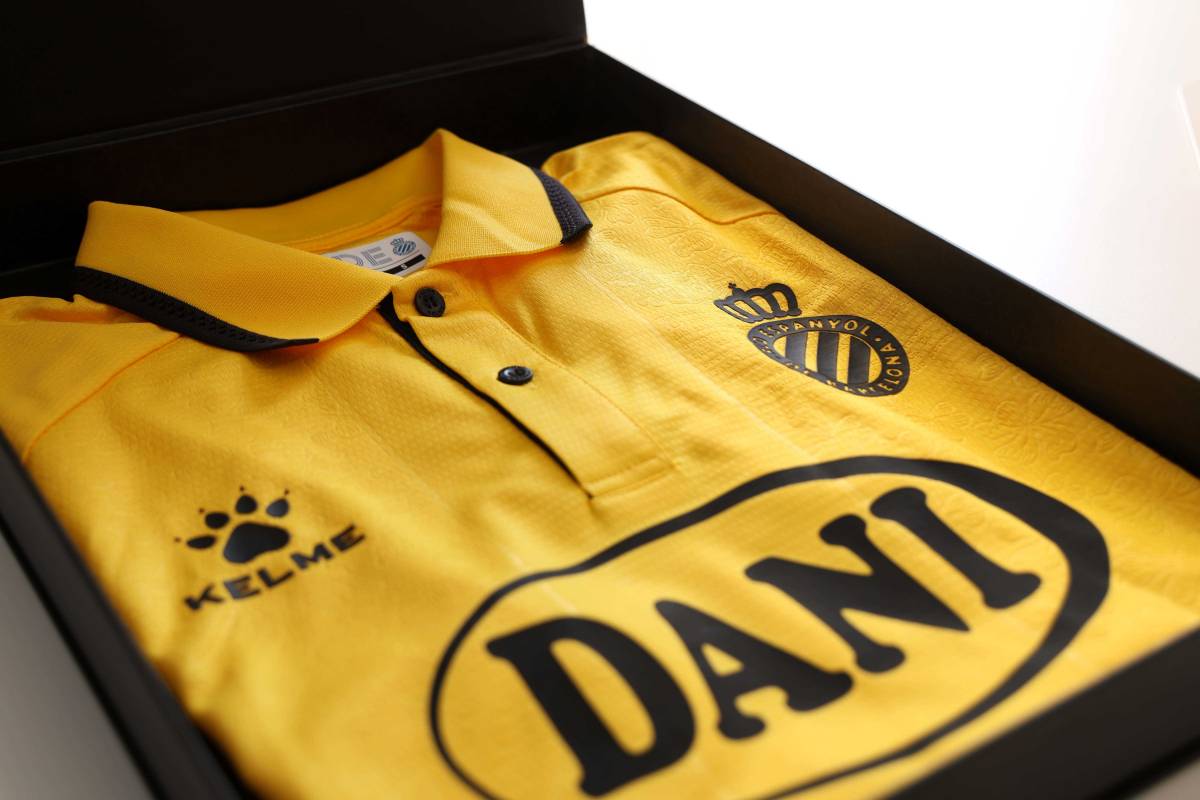 Samarreta de l`Espanyol per jugar la Jornada Retro - RCD Espanyol Samarreta de l`Espanyol per jugar la Jornada Retro