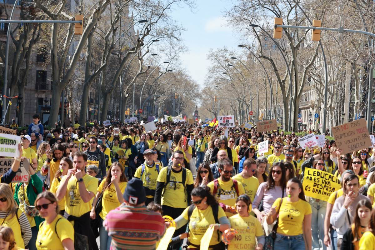 Els professors col·lapsen Barcelona amb cinc marxes simultànies per reclamar millores laborals