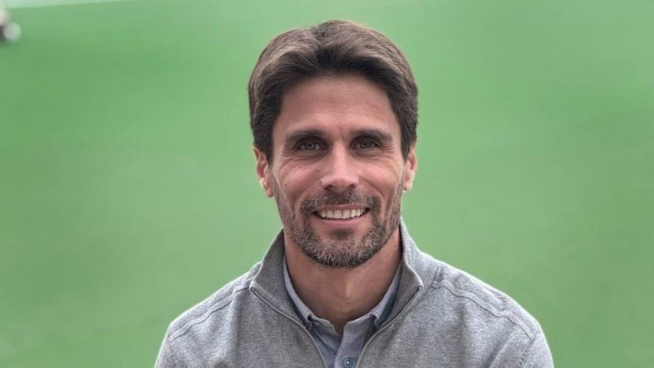 Pol Amat plega com a gerent del Club Egara: 