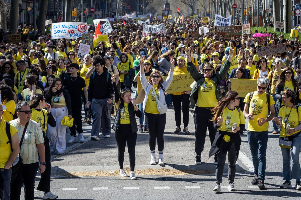 Els sindicats de la vaga educativa insisteixen a reunir-se amb el Govern aquest dimarts