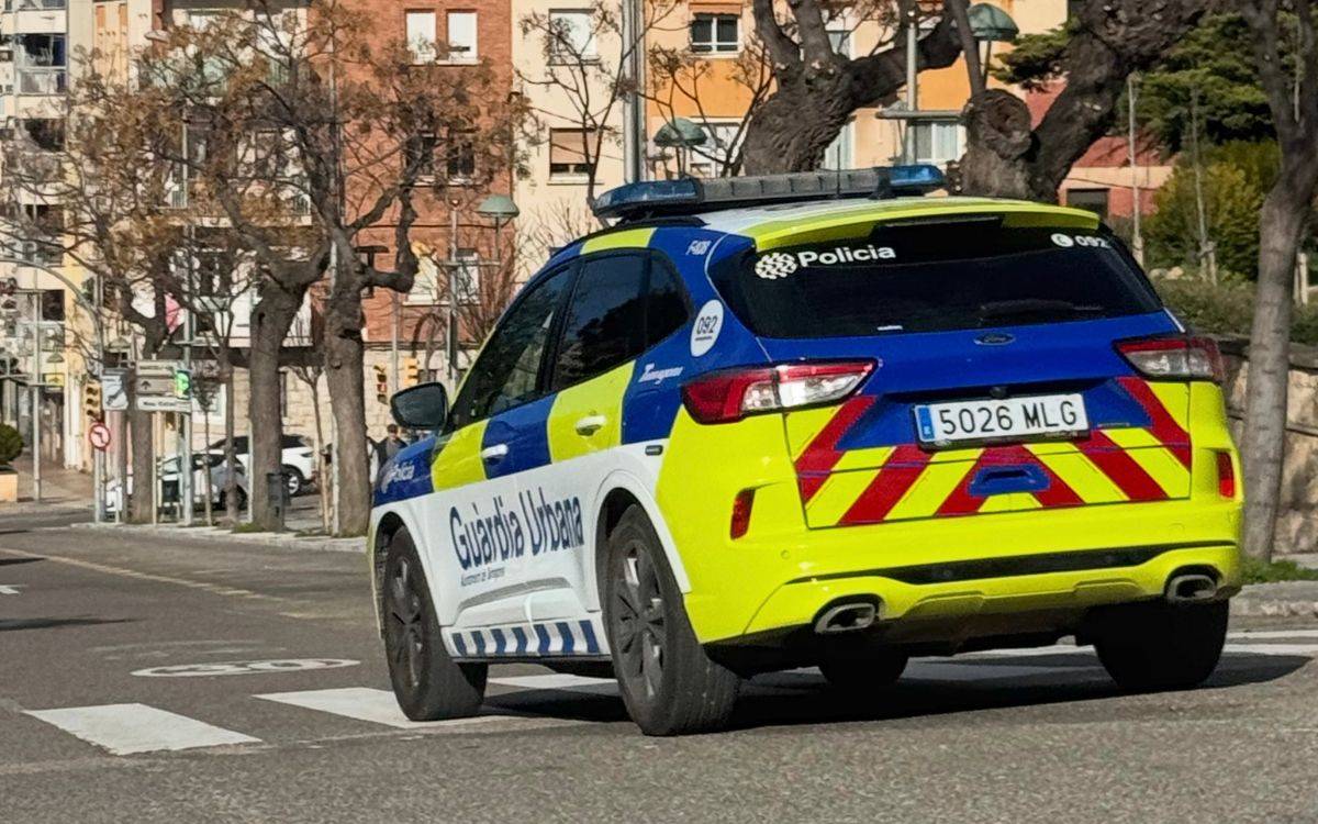 Detingut un lladre a Tarragona per fer diverses compres amb una targeta robada