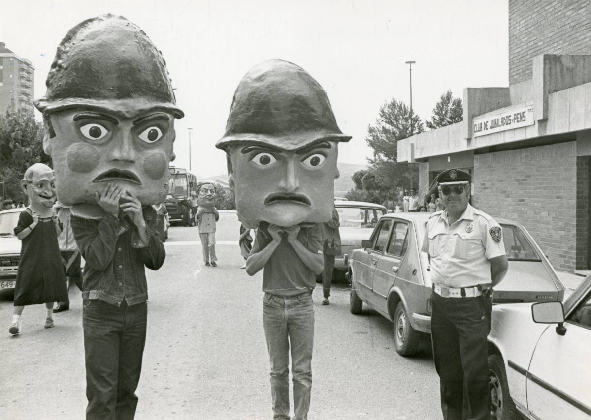 Nous capgrossos a una festa de barri