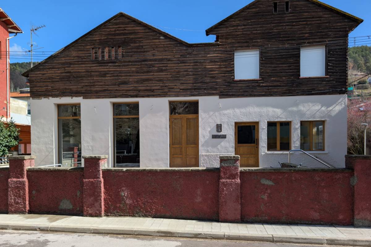 L'ateneu de Campdevànol recupera l'activitat després de les obres a l'edifici centenari