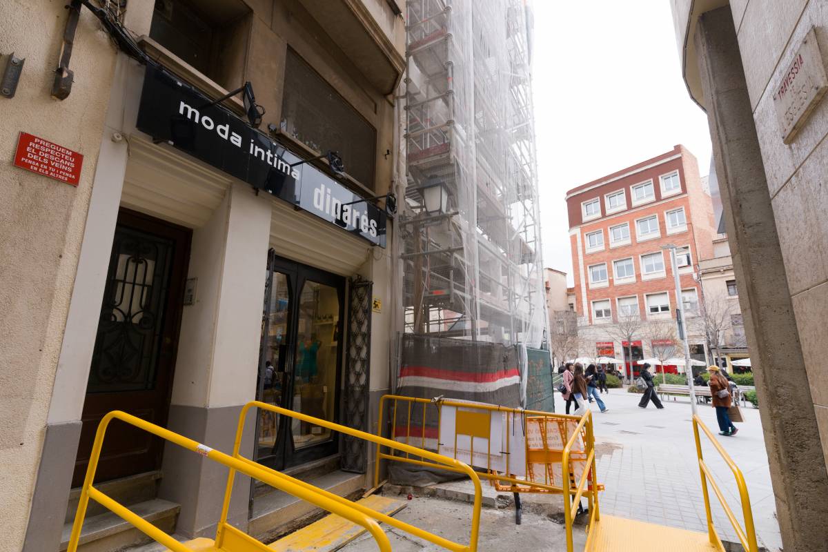 Exterior de la botiga, a la travessia de l'Església - David Chao