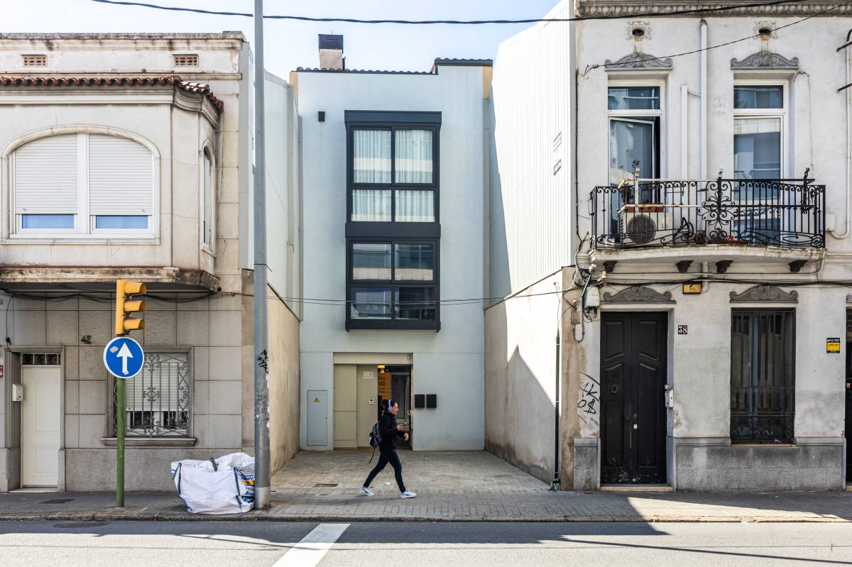 Tram de vorera ample a la carretera de Barcelona