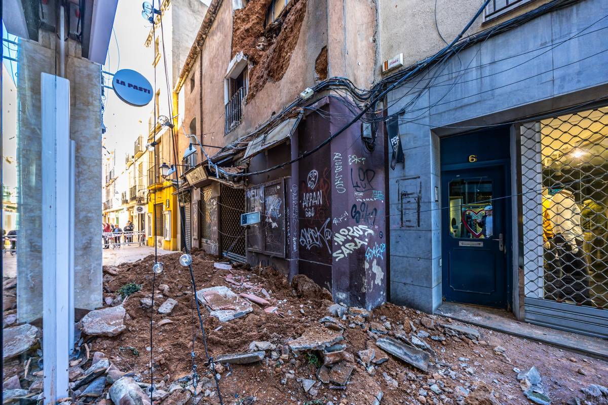 El carrer de la Rosa avança cap a la normalitat després de l’esfondrament