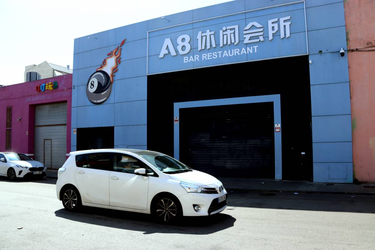 Els Mossos investiguen la mort violenta d'un home en un local de Badalona