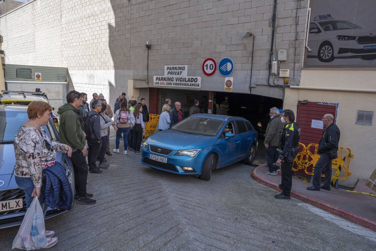 Incerteses l'endemà de l'incendi a l'aparcament del Mercat de Can Boada: "No sabem quan el podrem tornar a utilitzar"