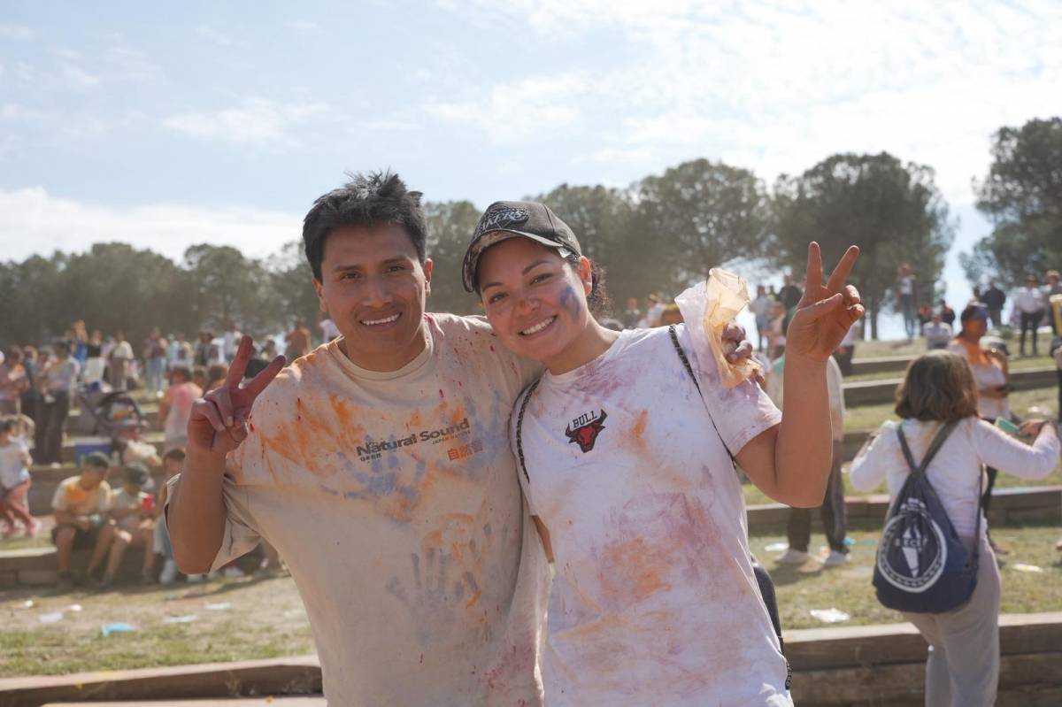 La setzena edició de la festa Holi  - DAVID CHAO