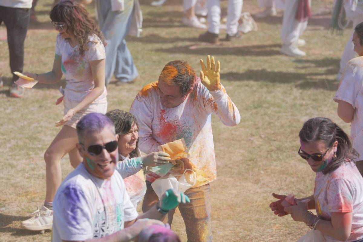 La setzena edició de la festa Holi  - DAVID CHAO