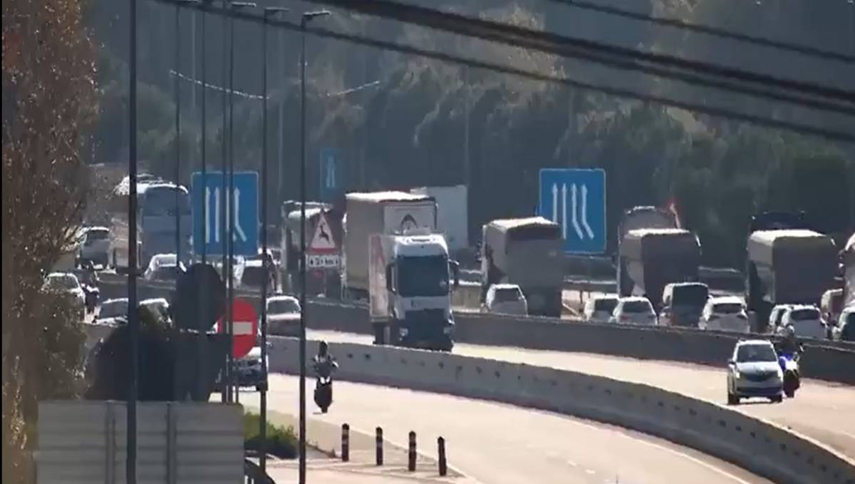 Un accident a la C-58 a Terrassa provoca fins a 6 km de retencions