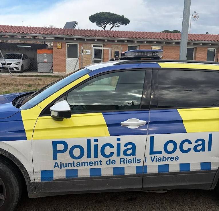 Dos detinguts i un intent de robatori al Kebab de Riells i Viabrea