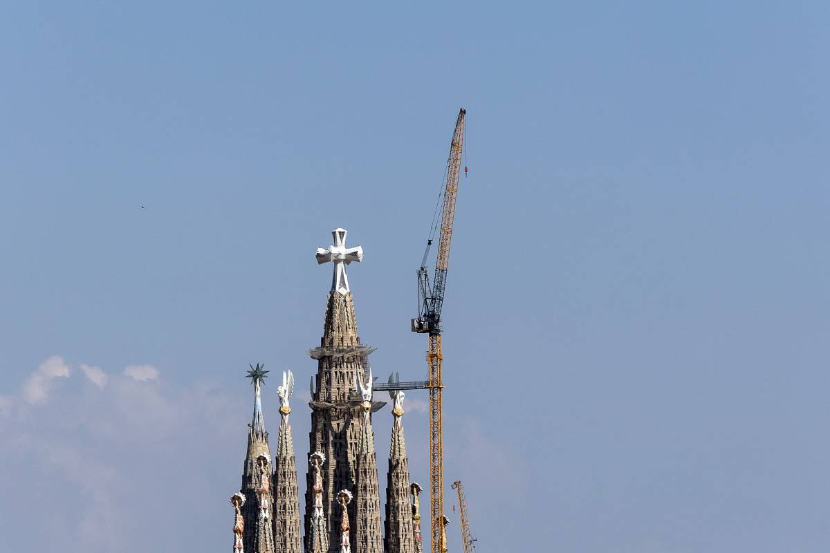 Com serà la il·luminació de la creu de la Sagrada Família?