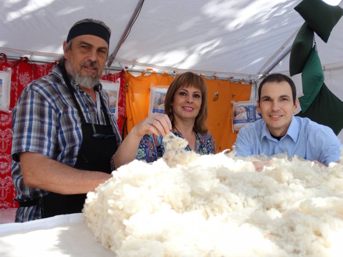 Francesc Roca amb els seus germans Victòria i Òscar Roca
