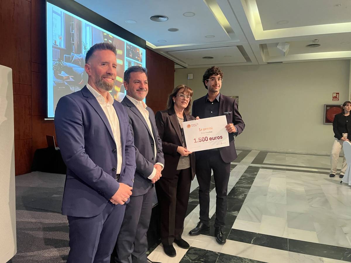 Oriol Sánchez ha estat el guanyador del 10è Premi de Disseny en Fusta Jordi Amat - Cecot Oriol Sánchez ha estat el guanyador del 10è Premi de Disseny en Fusta Jordi Amat