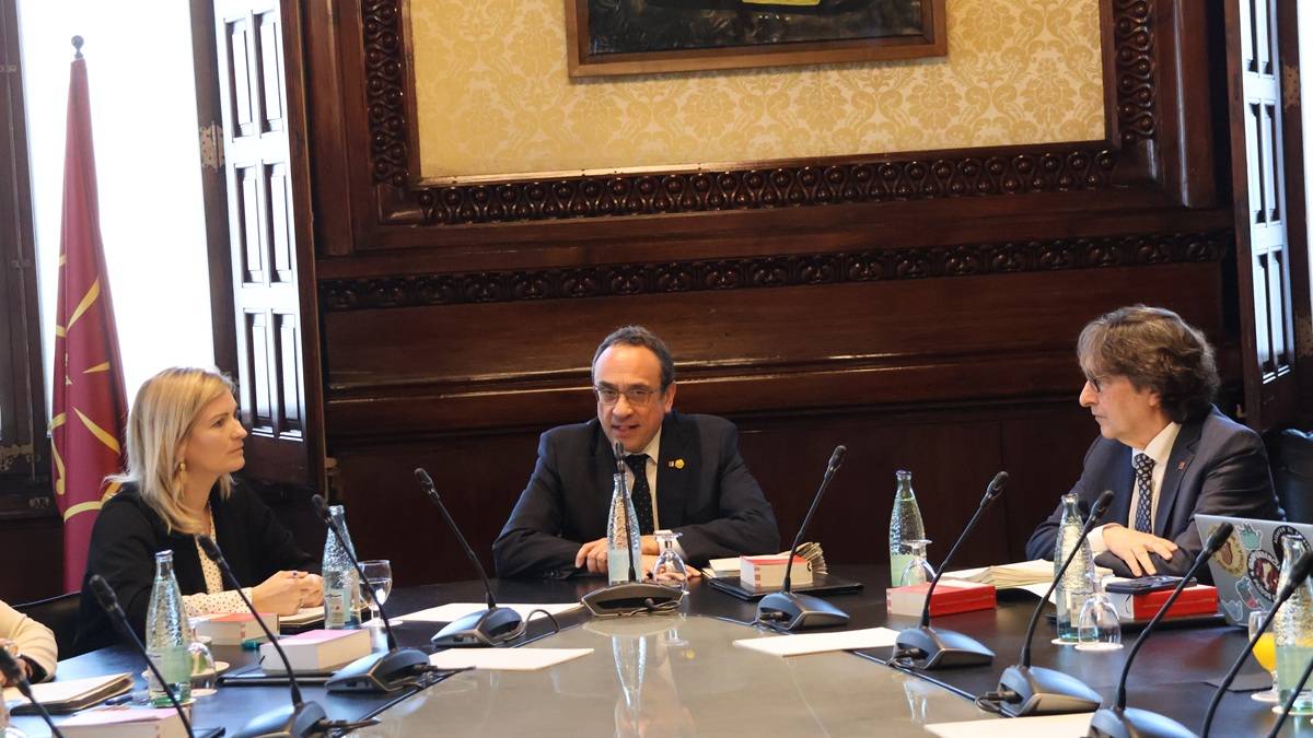 El Parlament planta cara per mantenir el requisit del B2 de català per ser xofer