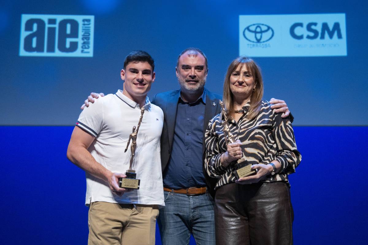 Jacobo Garrido i la mare d'Álvaro Granados, amb l'alcalde - 