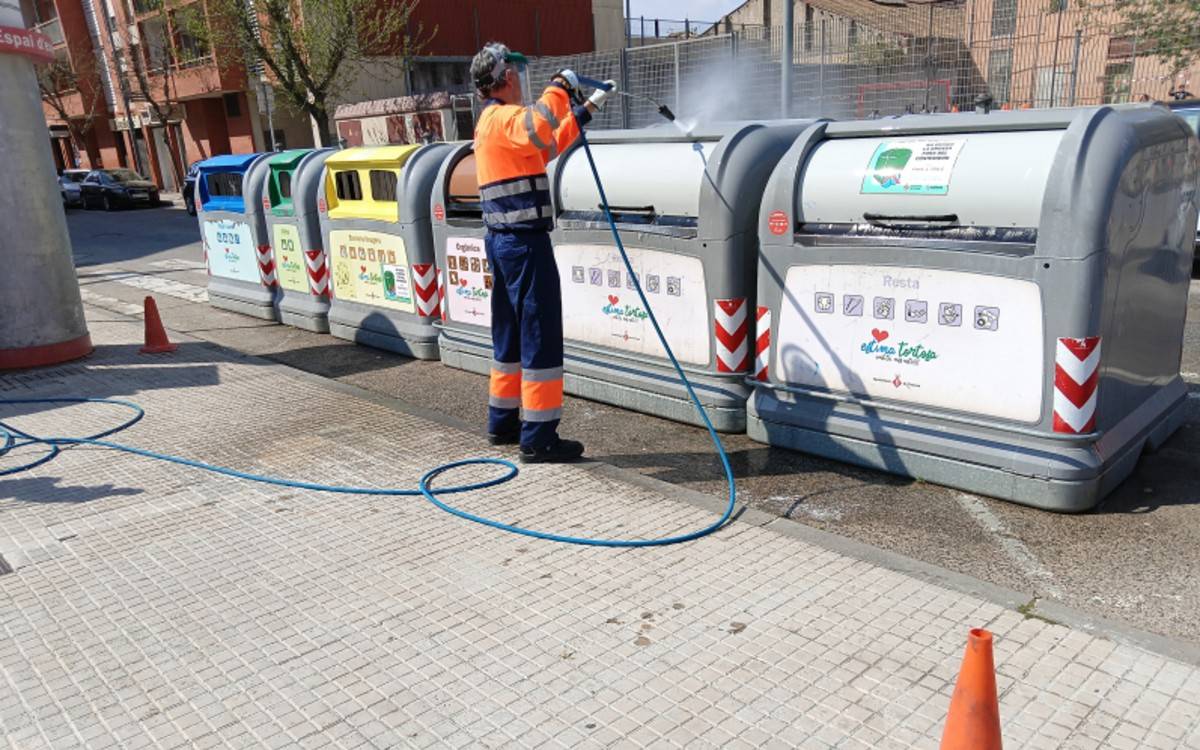 Arranca el nou pla de xoc de neteja intensiva d’illes de contenidors a Tortosa