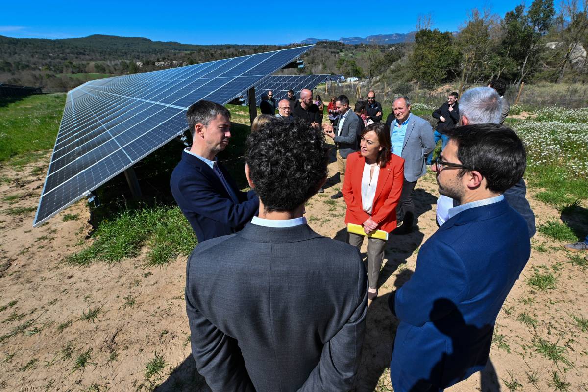 Els ajuntaments podran frenar renovables si ja superen el mínim fixat per la Generalitat