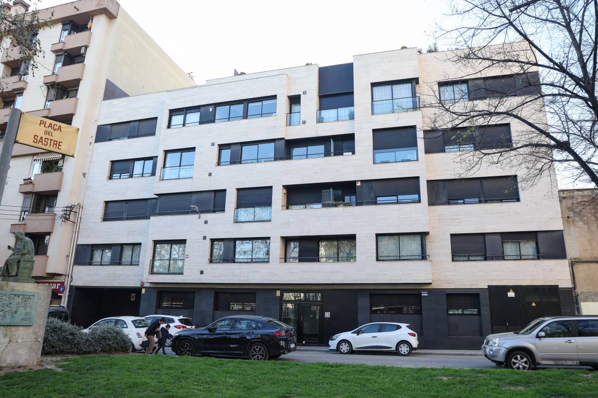 Dues veïnes de Sabadell denuncien la Sareb: "Ens reclamen tres milions d'euros i em puc quedar sense pis"