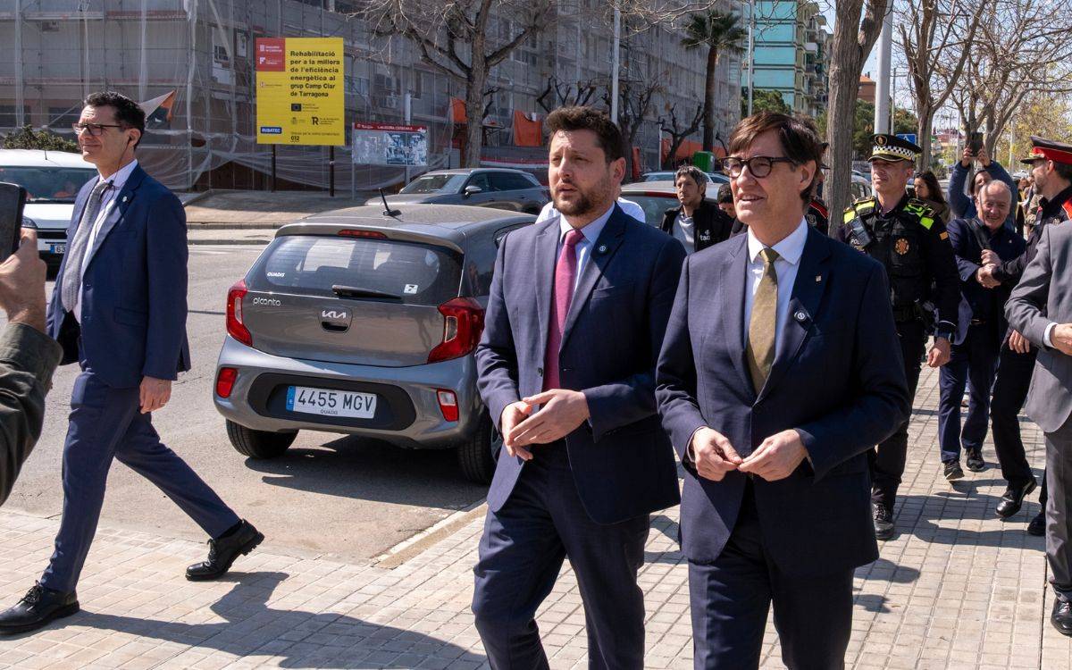 Illa es compromet amb els veïns de les Cases de Colors de Campclar a buscar solucions a la seva problemàtica