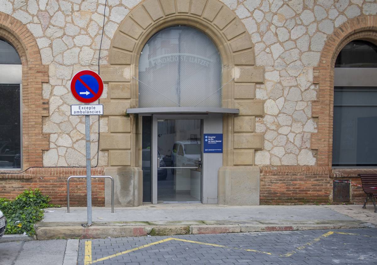 Plaça del Doctor Robert Hospital de Sant Llàtzer - Alberto Tallón Plaça del Doctor Robert Hospital de Sant Llàtzer