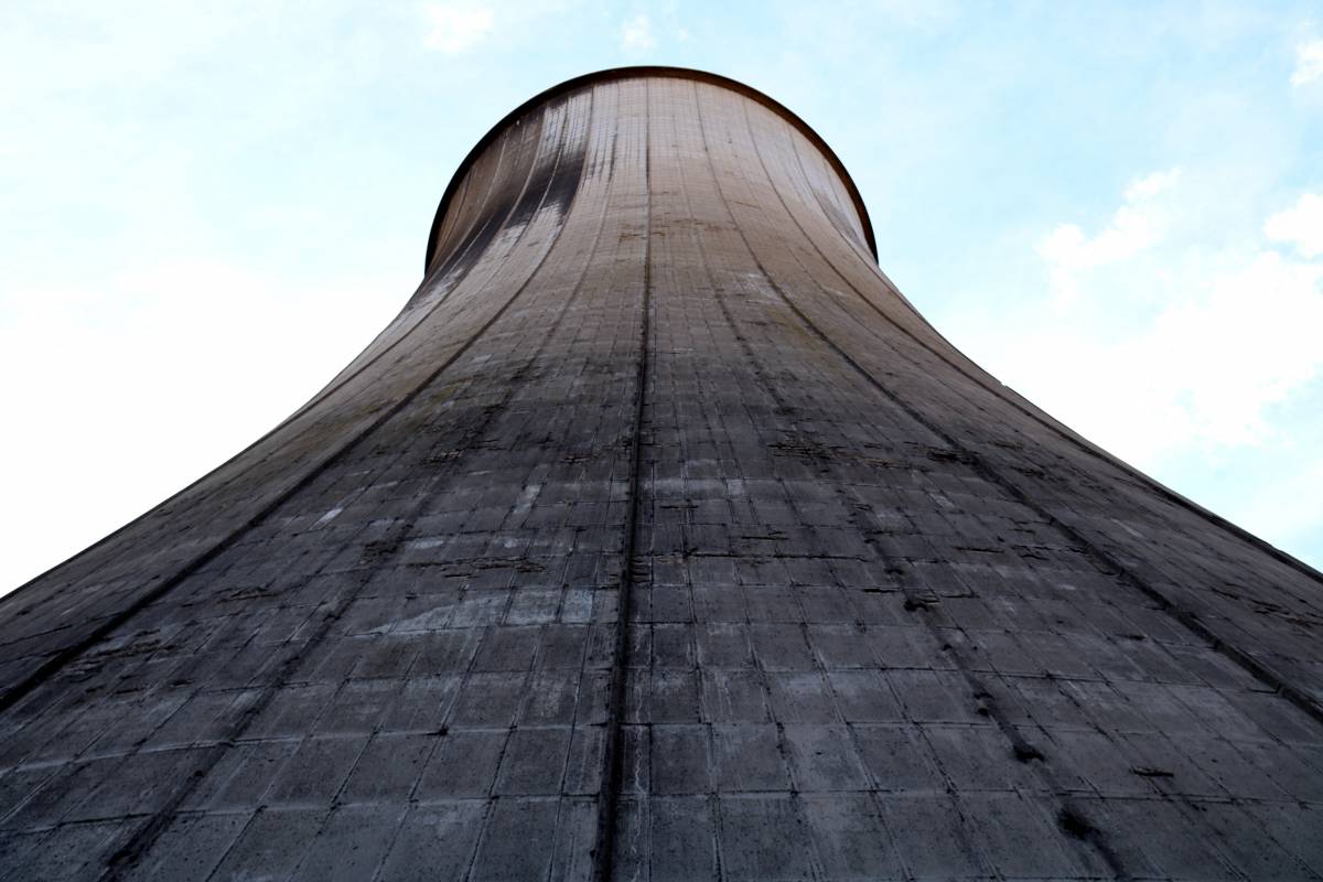 La torre de refrigeració de l`antiga tèrmica de Cercs