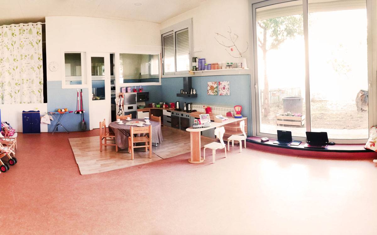 Les treballadores de l'escola bressol de Sant Joan en peu de guerra per la pèrdua de drets laborals