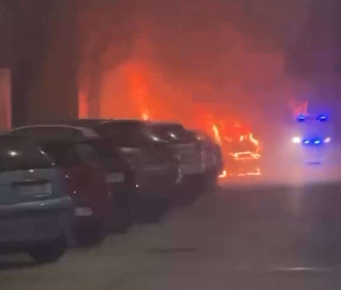VÍDEO | Quart episodi de crema de vehicles des de dilluns: s'incendia un altre cotxe a Sabadell