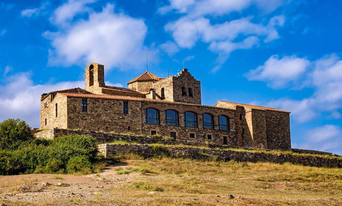 Monestir de Sant Llorenç del Munt - Catalunya Turisme Monestir de Sant Llorenç del Munt