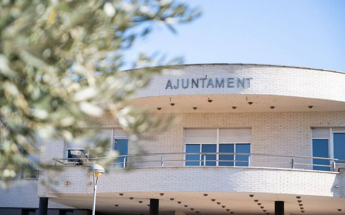 L’Ampolla tanca el 2025 amb 1,87 milions de romanent positiu i endeutament zero